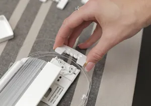/products/Монтаж_для_попапа/горизонтальные_кассетные_жалюзи_монтаж_замер/КРЕПЛЕНИЕ НА САМОРЕЗЫ/2.webp